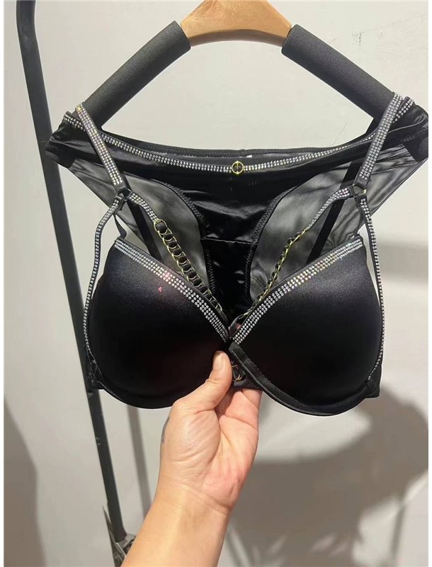 Комплект нижньої білизни Lux Ajour 046 чорний 046 чорний  фото - Luxbikini