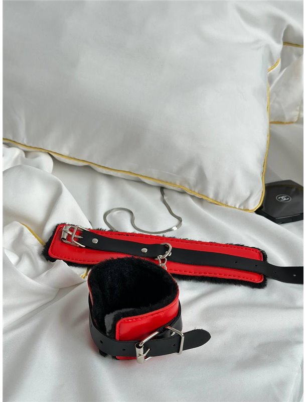 Хутряні браслети червоні з чорними вставками для рольових ігор AS1051/2 Ghazel фото - Luxbikini