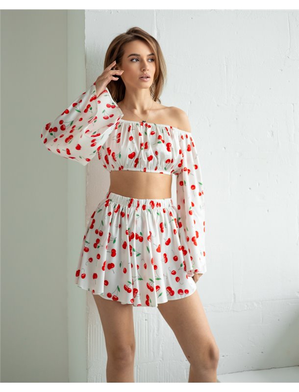 Жіночий костюм "Cherry" (блуза+спідниця-шорти) італійський шовк Вишні на білому 5204 QC фото - Luxbikini