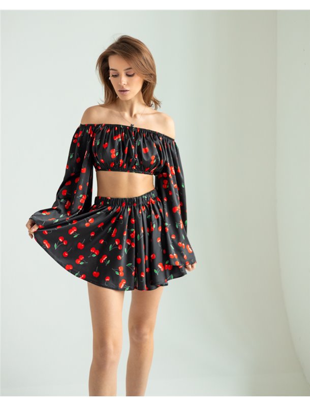 Жіночий костюм "Cherry" (блуза+спідниця-шорти) італійський шовк Вишні на чорному 5203 QC фото - Luxbikini