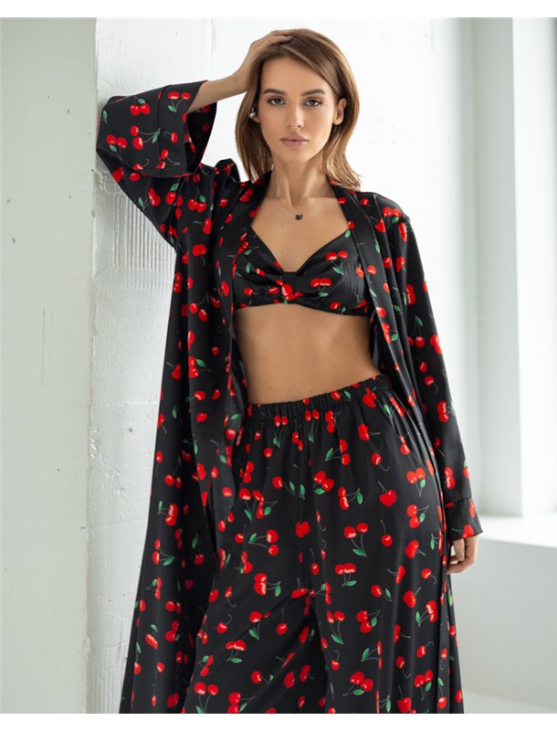 Піжамний костюм-трійка Helen італійський шовк (бра+халат+штани) Вишні на чорному 5196 QC фото - Luxbikini