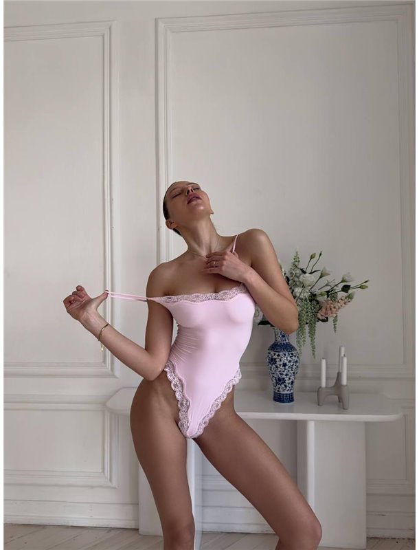 Рожевий безшовний боді з мереживом DO4006/1 Ghazel фото - Luxbikini