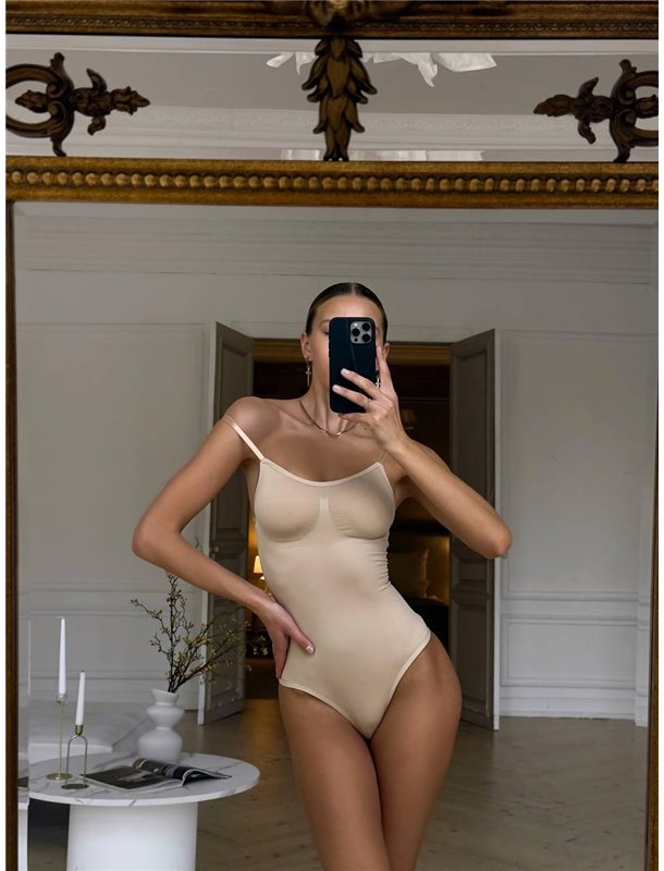 Бежевий коригуючий боді DO3853