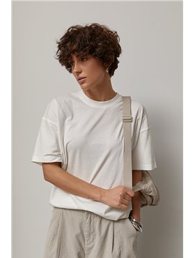 Однотонна трикотажна вільна футболка - білий цвет, XL (є розміри) 26200  фото - Luxbikini