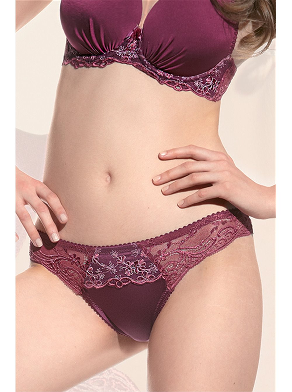 Бразиліанки Kris Line Janette